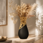Vira – skulpturel vase med gylden krone