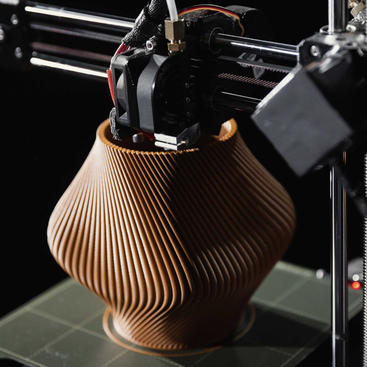 Vase under fremstilling i en 3D-printer