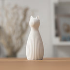 Freja kattestatue set fra siden