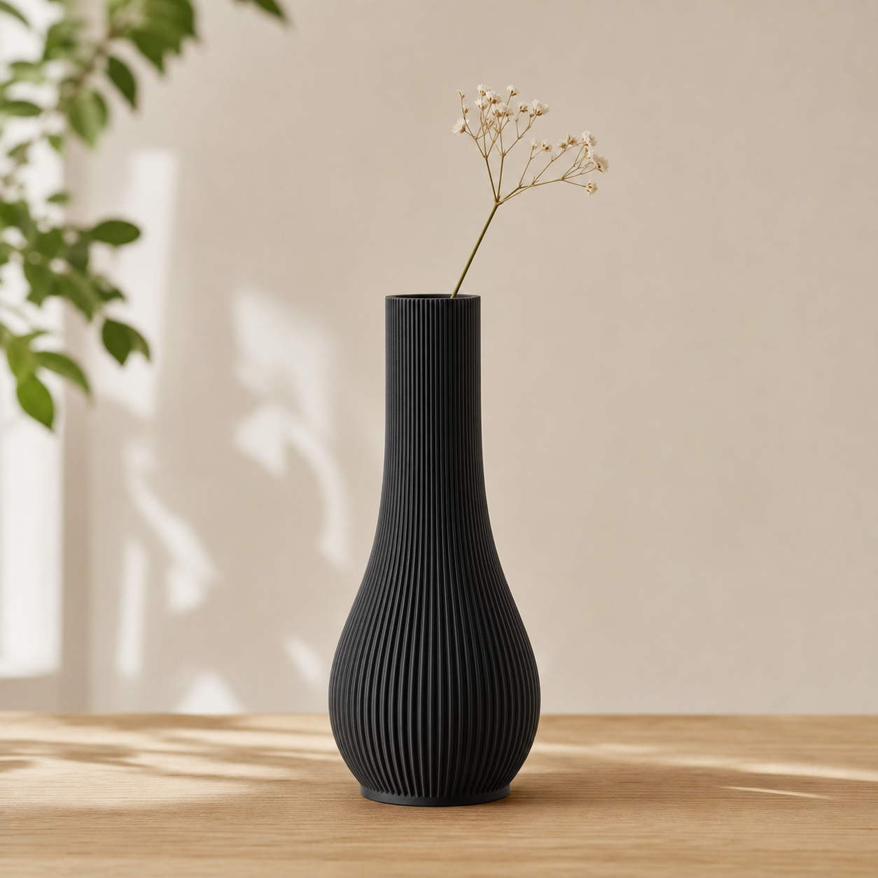 Siv rillet soliflore-vase i Midnight Black