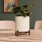Spira – snoet plantepotteskjuler med stand